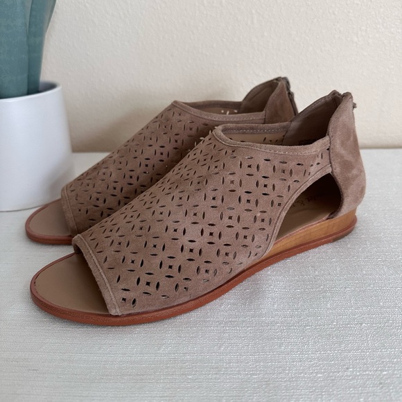 Chelsea & Violet Shoes - Violet & Red Pippa Tan Perforated Suede Low Wedge Sandals Women’s 8.5M